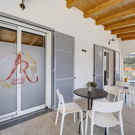 Antichi Ricordi - Il Pollaio Apartment Marina dʼAndora